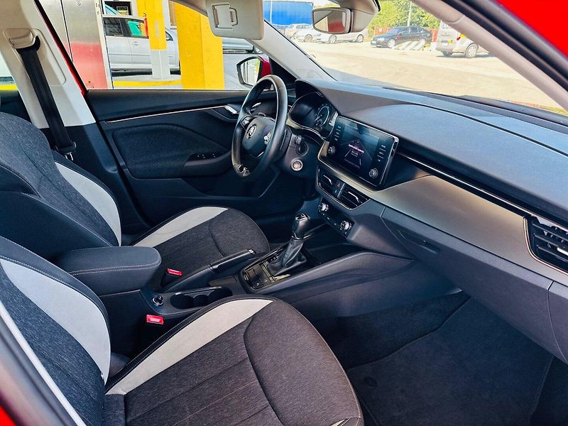 Škoda Kamiq (2020) 1.5TSi KAMERA,APP,LED,100%KM - fotka 8 z 22