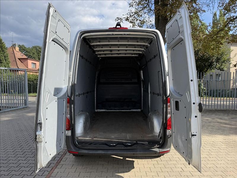 Mercedes-Benz Sprinter 215 CDI L2 Aut. Kamera - fotka 20 z 20