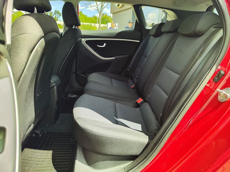 Hyundai i30 1.6i/88kW - fotka 11 z 25