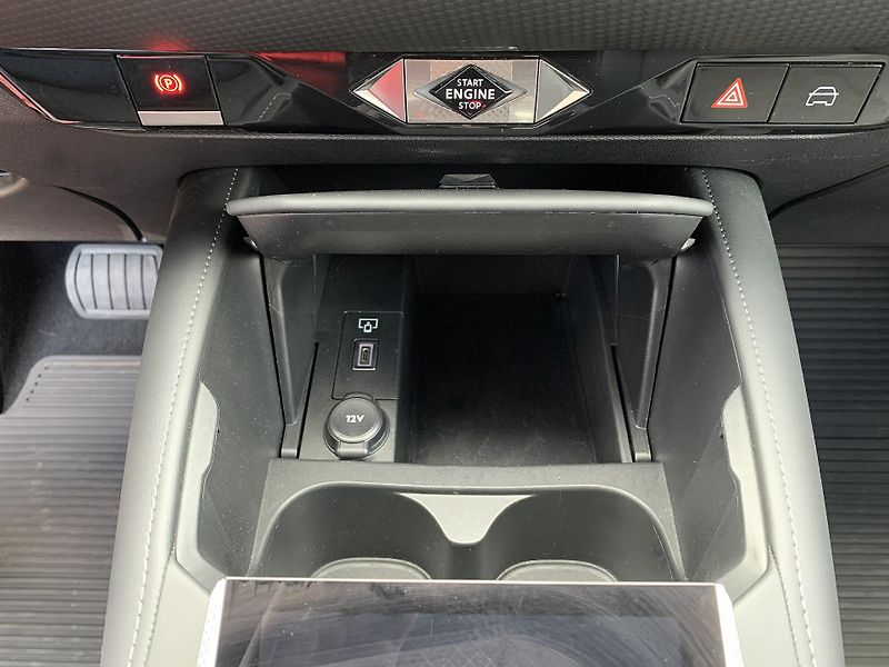 DS Automobiles DS4 TROCADERO 1.5 BlueHDi 96kW AT8 - fotka 24 z 29