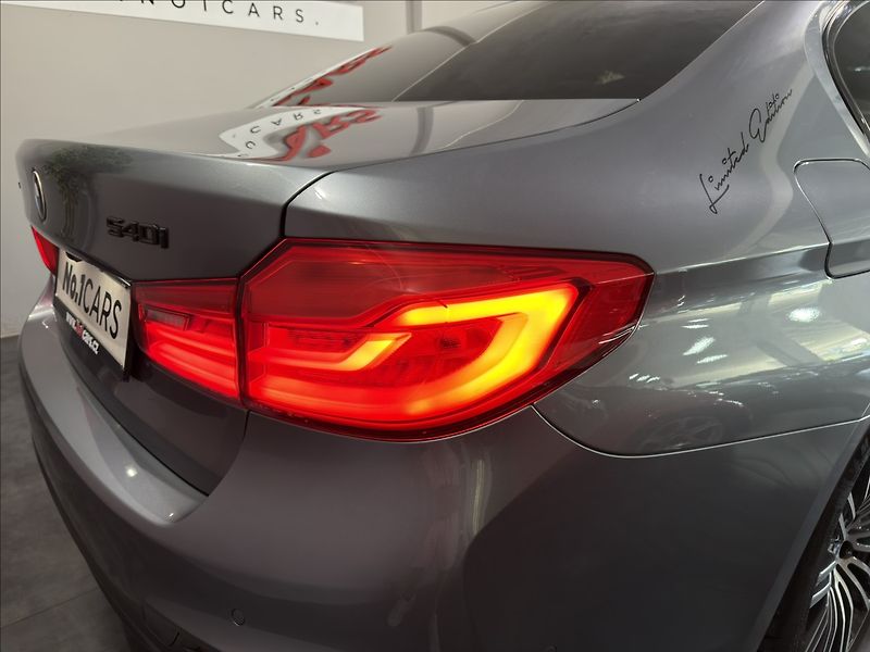 BMW Řada 5 3,0   540i LUXURY M-PAKET HARM - fotka 32 z 40