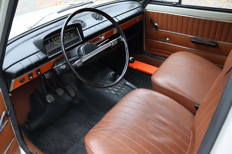 Fiat 124 1974 FIAT 124 SERIE III - fotka 23 z 50