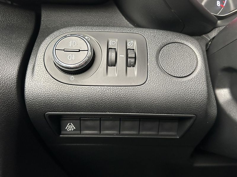 Opel Combo 1.2 Turbo Life L2H1 - fotka 29 z 32