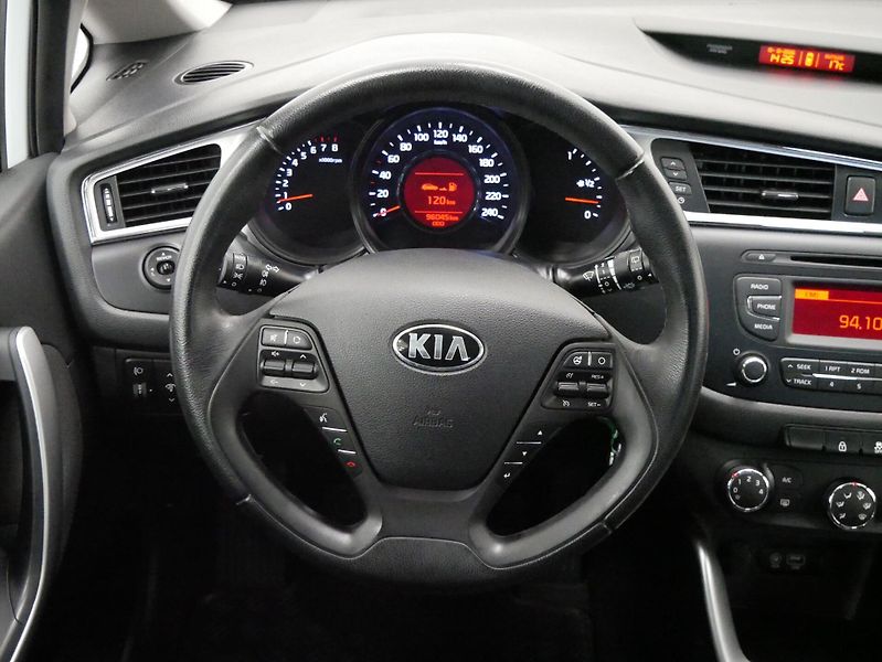 Kia Ceed - fotka 18 z 25