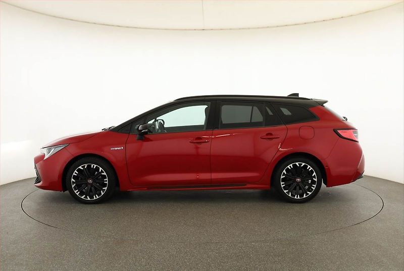 Toyota Corolla (2020) 1.8 Hybrid - fotka 3 z 20