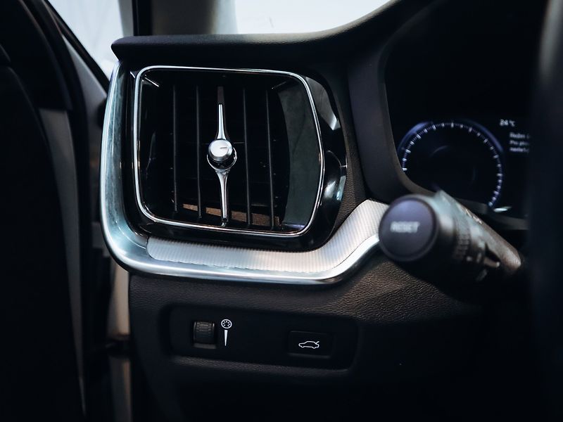 Volvo V60 D4 Inscription - fotka 10 z 27