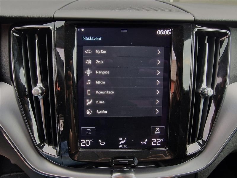 Volvo XC60 B4 145kW AWD Momentum Pro,ČR - fotka 30 z 50