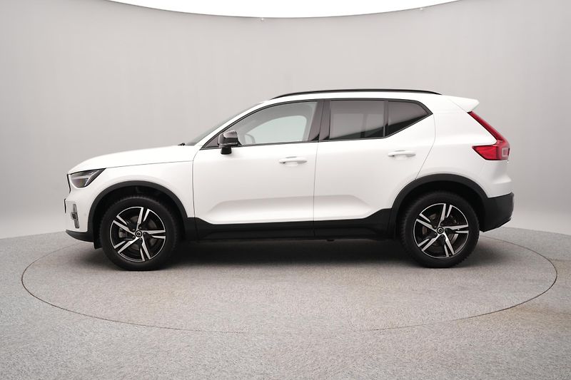 Volvo XC40 B3 DARK PLUS CZ REZERVACE - fotka 8 z 48
