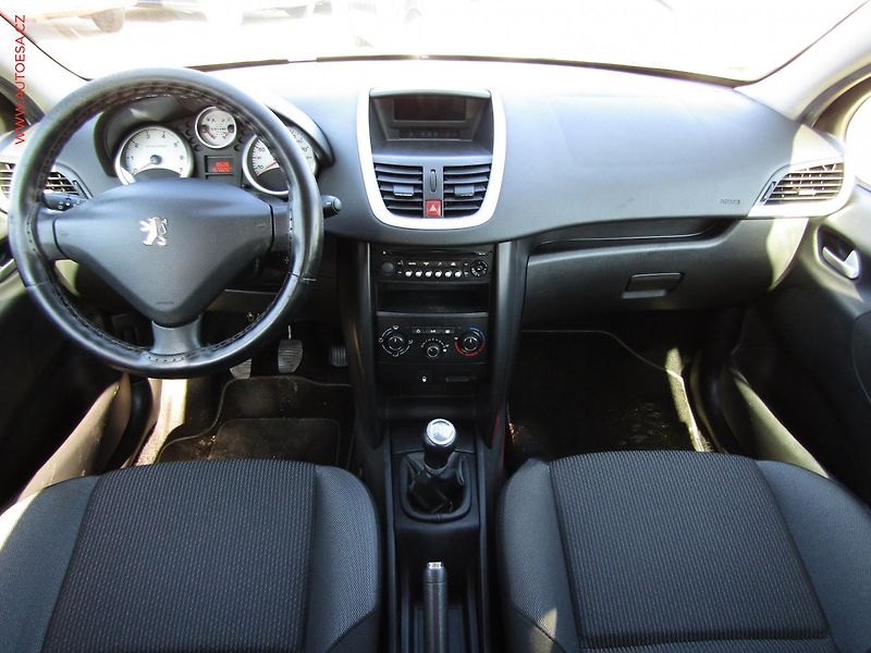 Peugeot 207 (2010) 1.4 i, ČR, AC, el. výbava - fotka 7 z 14