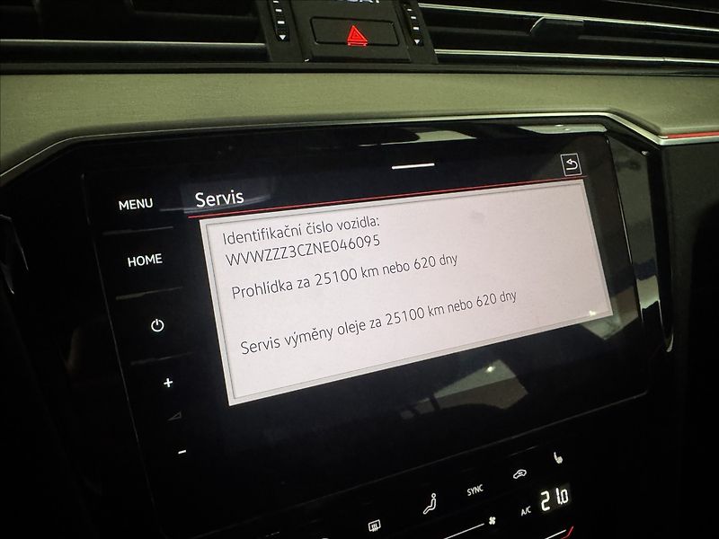 Volkswagen Passat 2,0 TSi  DSG Elegance Virtual - fotka 39 z 47