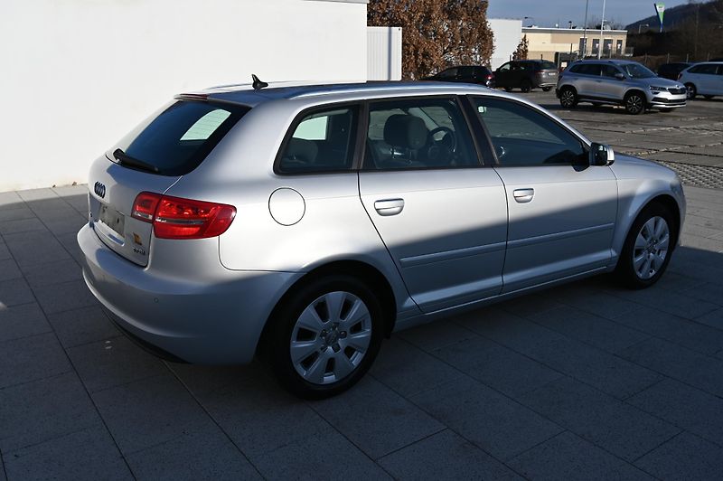 Audi A3 1.4TFSI 92KW Rezervace 6/2011 - fotka 5 z 31