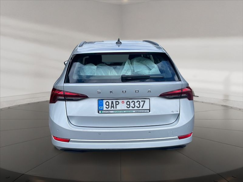 Škoda Octavia 2,0 TDI Ambition 4x4 DSG - fotka 5 z 11