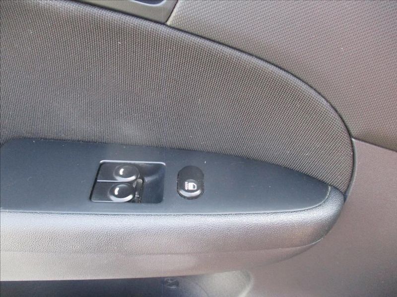 Hyundai i30 1,4 i 16v, klima, serviska, - fotka 27 z 38