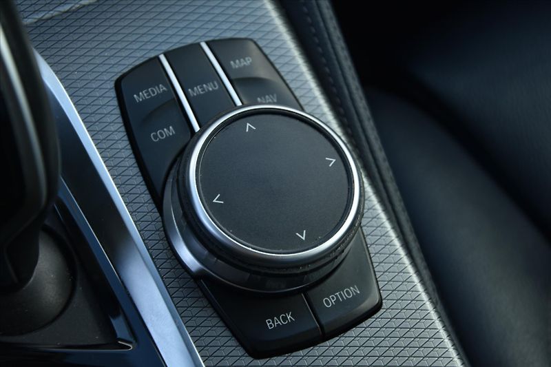 BMW Řada 5 540i xDrive 250kW M PAKET ČR - fotka 23 z 28