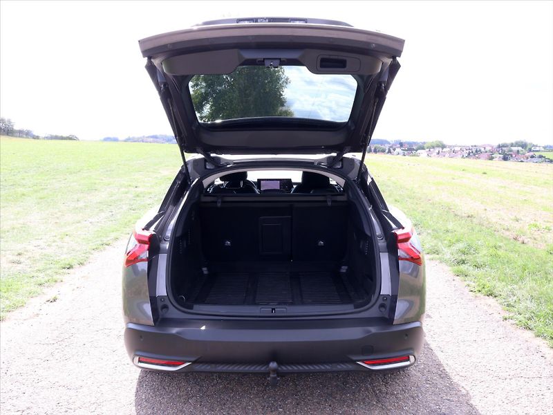 Citroën C5 X 1,6 PT 180k CZ Exclusive DPH - fotka 9 z 37