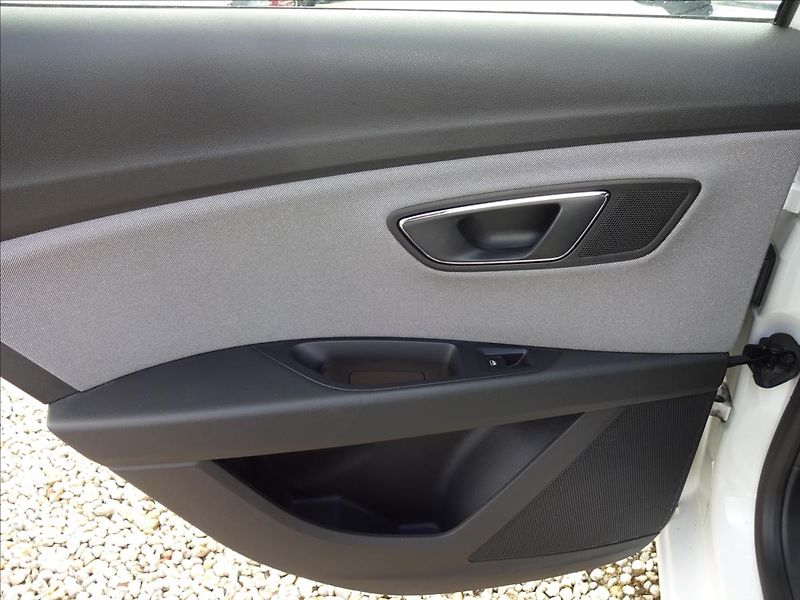 Seat Leon 1,6 TDI 85kW - fotka 24 z 55