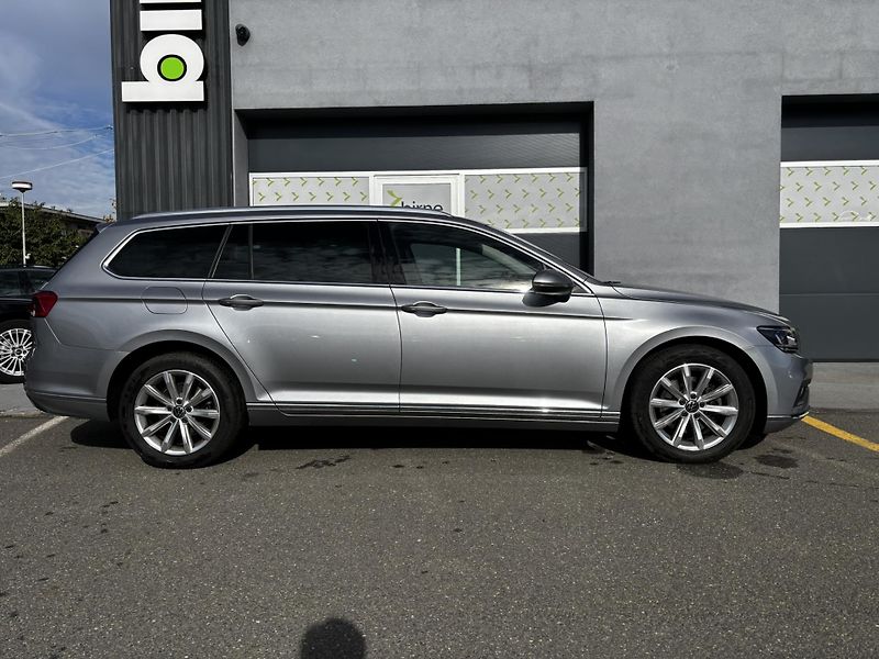 Volkswagen Passat (2023) Variant Elegance 2.0 TDI  - fotka 2 z 12