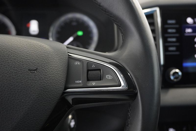 Škoda Karoq 1,5 TSI STYLE AUT. - fotka 18 z 27