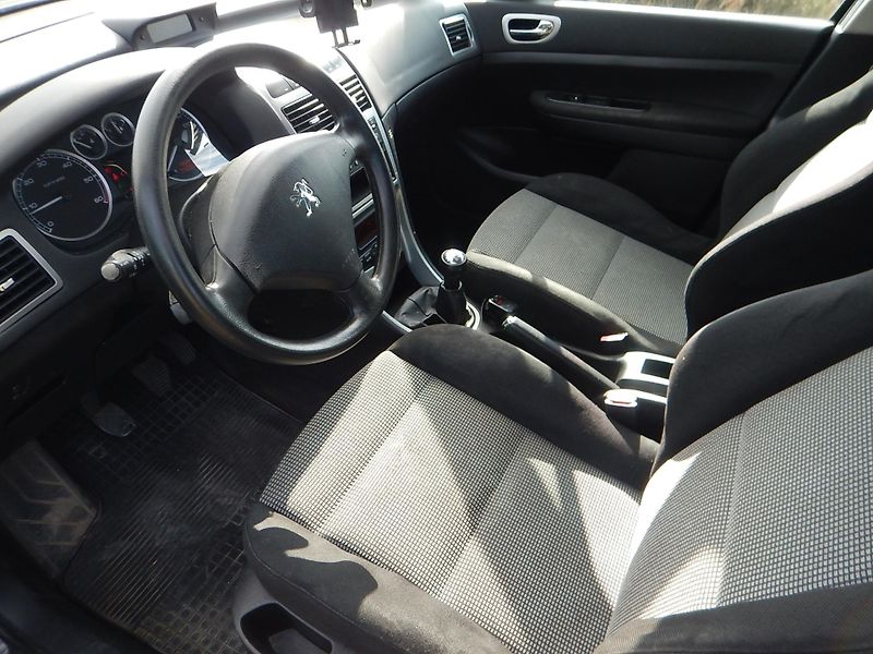 Peugeot 307 2.0 Hdi 66 kw - fotka 8 z 11