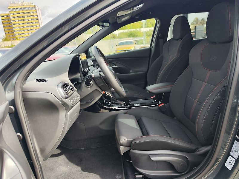 Hyundai i30 1.5 T-GDI/103kW N-Line DCT - fotka 15 z 35