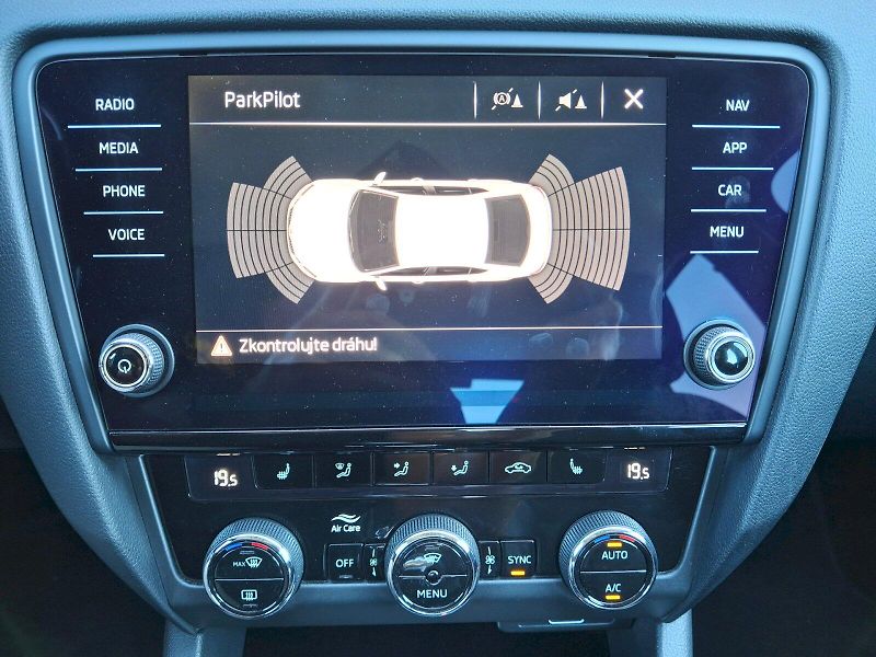 Škoda Octavia (2019) Style Plus DSG 2,0TSi 140kW - fotka 29 z 34
