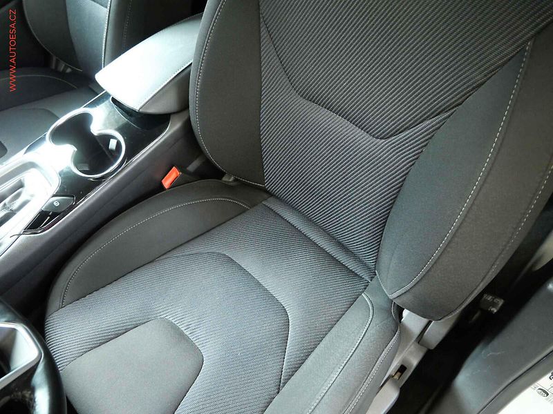 Ford Mondeo (2016) 2.0 TDCi, ČR, AT, LED - fotka 9 z 22