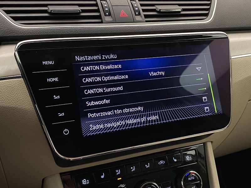Škoda Superb COMBI 2.0TDI L&K DSG CZ - fotka 56 z 64