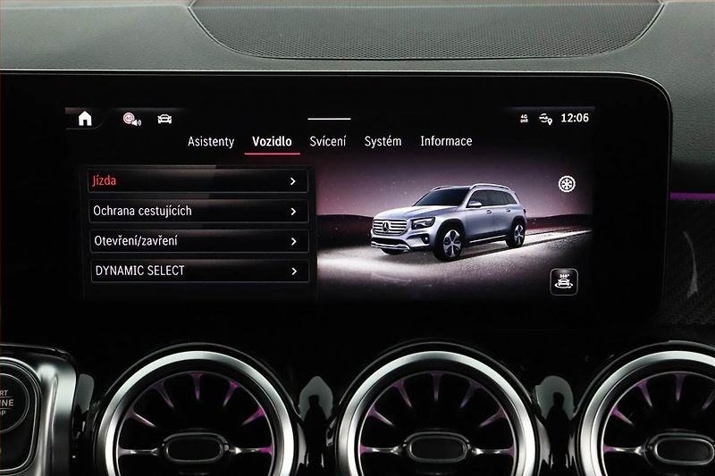 Mercedes-Benz GLB (2025) 200 d, AMG Line, Navigace - fotka 19 z 30