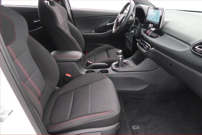 Hyundai i30 (2024) N-Line 1.5 T-GDI MHEV - fotka 7 z 17