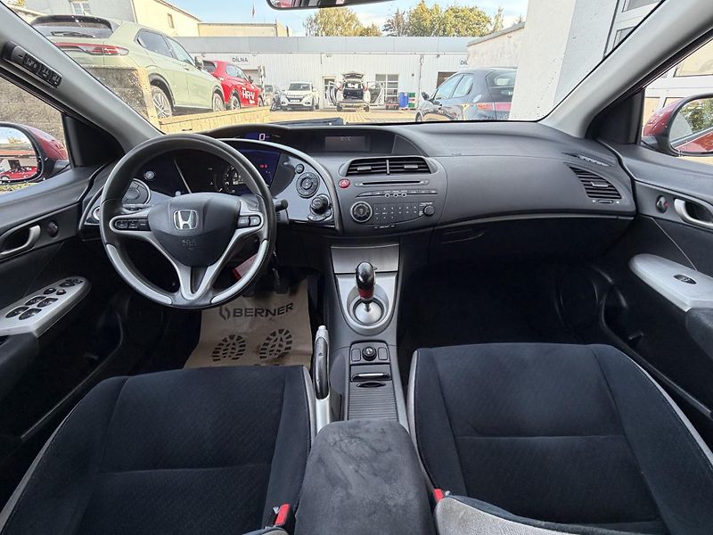 Honda Civic 1.4 Comfort - fotka 9 z 20