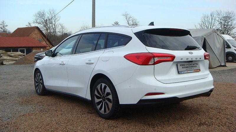 Ford Focus (2018) Trend Edition Plus 1.0EcoBoost - fotka 3 z 30