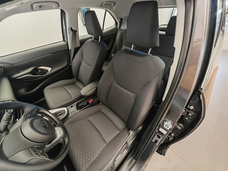 Toyota Yaris Cross 1.5 Hybrid eCVT Comfort 4x2 - fotka 11 z 33