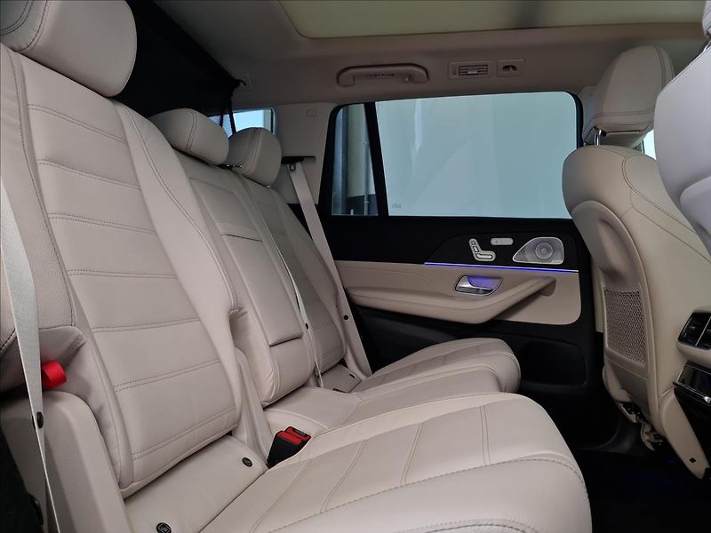 Mercedes-Benz GLS 450 d 4MATIC AMG Line - fotka 19 z 23