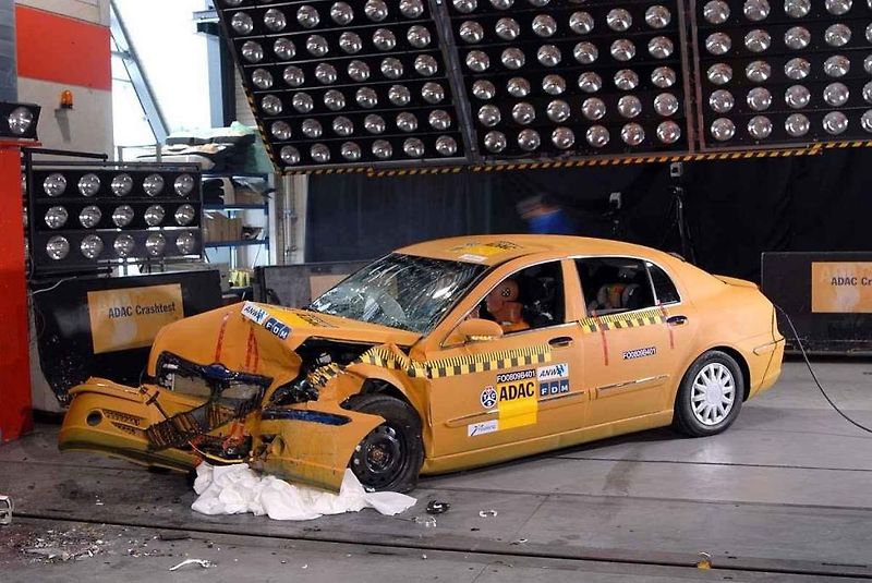 Lynk & Co 01 při crashtestu EuroNCAP