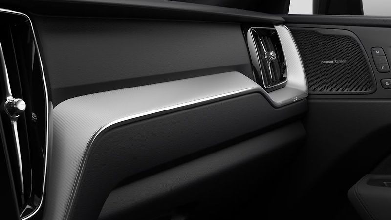 Volvo XC60 (2026) PLUS, BLACK EDITION B5, 360° - fotka 7 z 7
