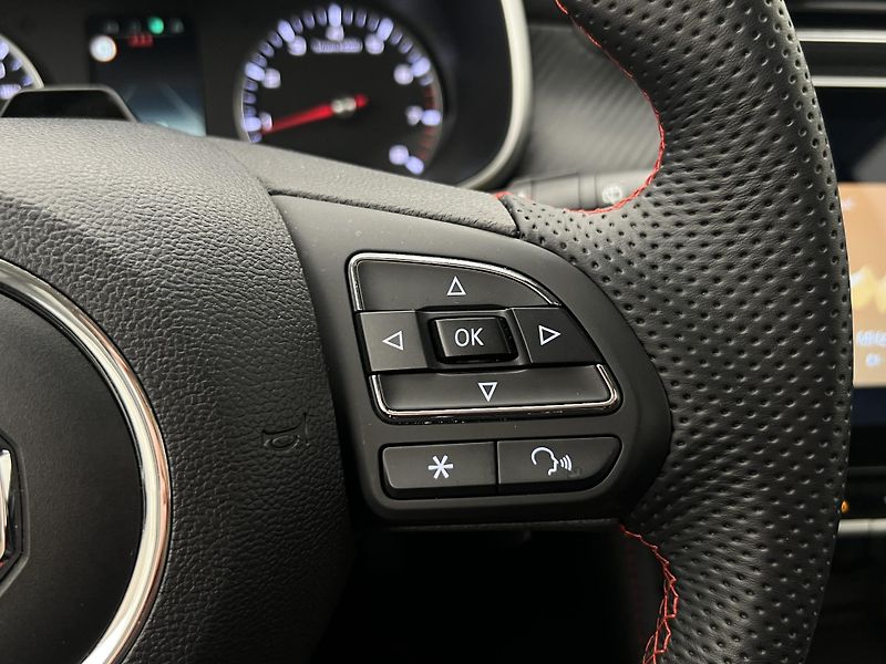 MG ZS 1.5 ESSENTIAL PLUS CZ 1.maj. - fotka 23 z 40