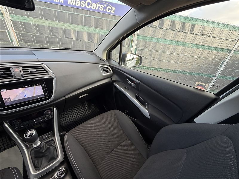 Suzuki SX4 S-Cross 1.4i BoosterJet Elegance AllGr - fotka 11 z 20