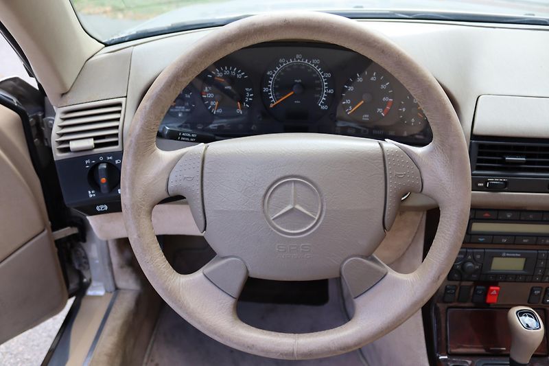 Mercedes-Benz SL SL 500 R129 225kW - fotka 31 z 49