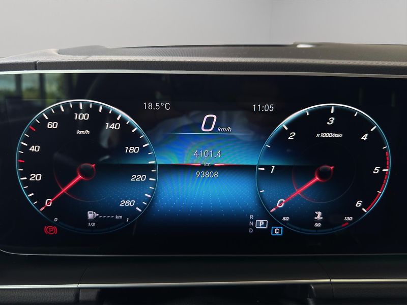 Mercedes-Benz GLS (2022) 400D 4MATIC - fotka 11 z 26