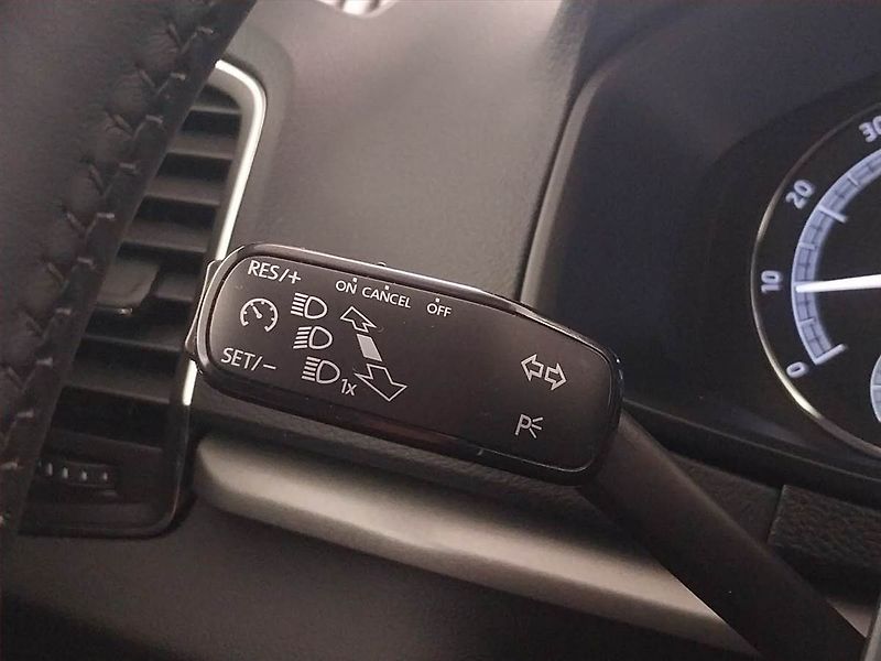 Škoda Karoq (2022) Ambition Plus 1.5 TSI - fotka 21 z 25