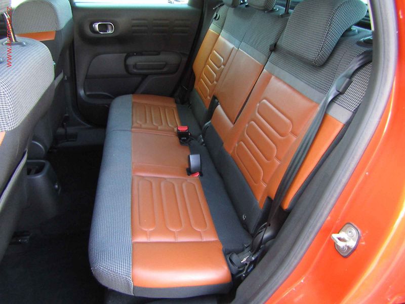 Citroën C3 Aircross (2018) 1.2PT, RIP CURL, navi, kamera - fotka 10 z 20