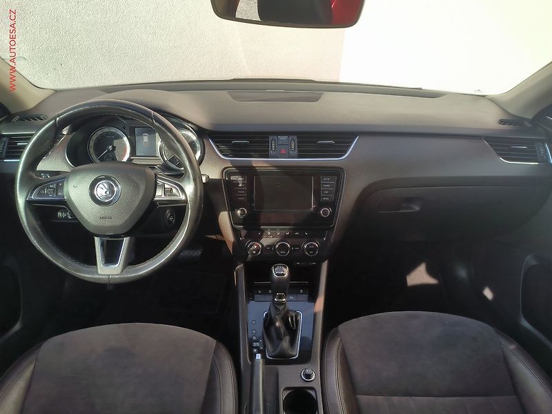 Škoda Octavia (2017) 2.0TDi 4x4, ČR, L&K, DSG - fotka 8 z 23
