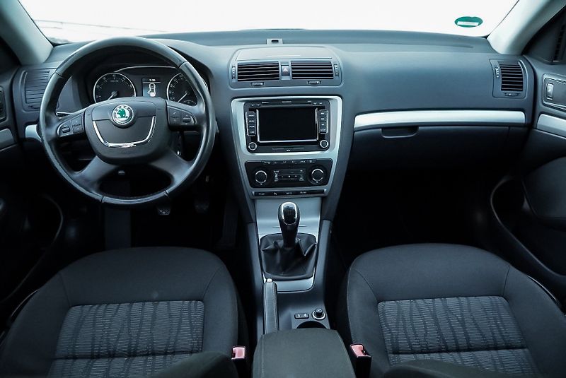 Škoda Octavia 1.4 TSI 90kW ELEGANCE - fotka 23 z 30