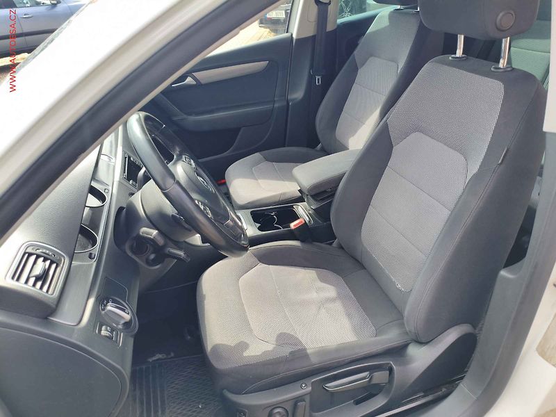 Volkswagen Passat (2011) 2.0 TDi, ČR, Comfortline, DSG - fotka 10 z 18