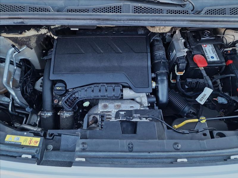 Peugeot Rifter 1.2 PureTech 110 S&S,ČR,1.Maj - fotka 42 z 50