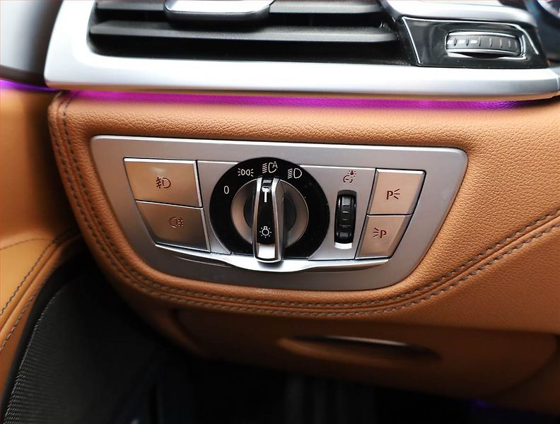 BMW Řada 7 (2019) M Paket 730Ld - fotka 15 z 18
