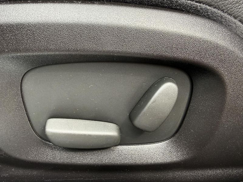 Jaguar XF 3,0 V6 Diesel Lux Automat - fotka 17 z 40