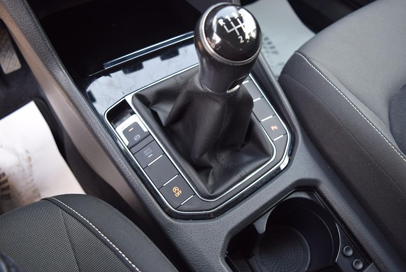 Volkswagen Golf Sportsvan (2015) 1.4TSI 92kw HGLBMT TAŽ KAM APP - fotka 21 z 50