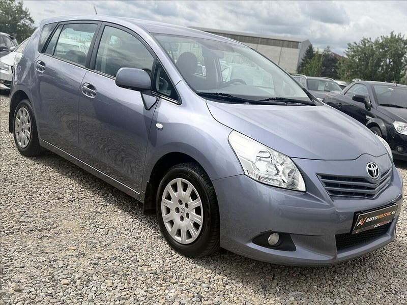 Toyota Verso 2,0 D-4D 93kW DIGIKLIMA 6KVALT - fotka 3 z 26
