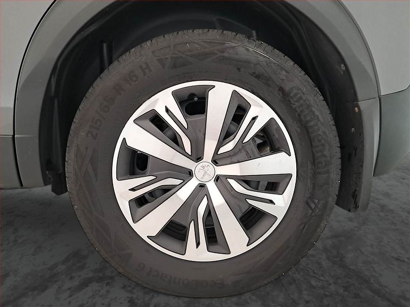 Peugeot 2008 (2021) Active 1.2 PureTech, ČR,1.maj - fotka 15 z 18
